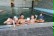 Das Foto zeigt Schüler im Schwimmbad.